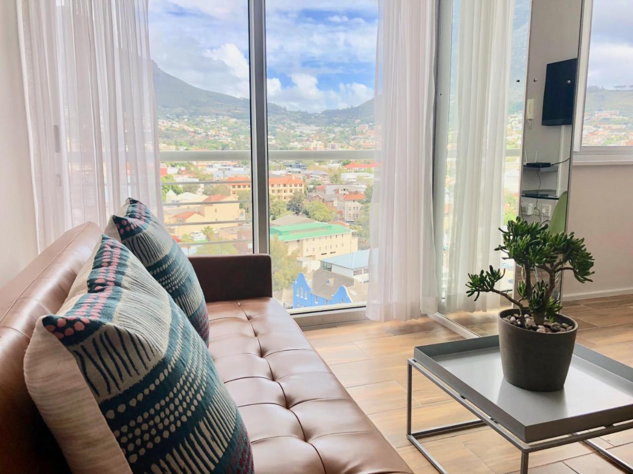 Urban Oasis at Perspectives Apartment Cape Town Bagian luar foto